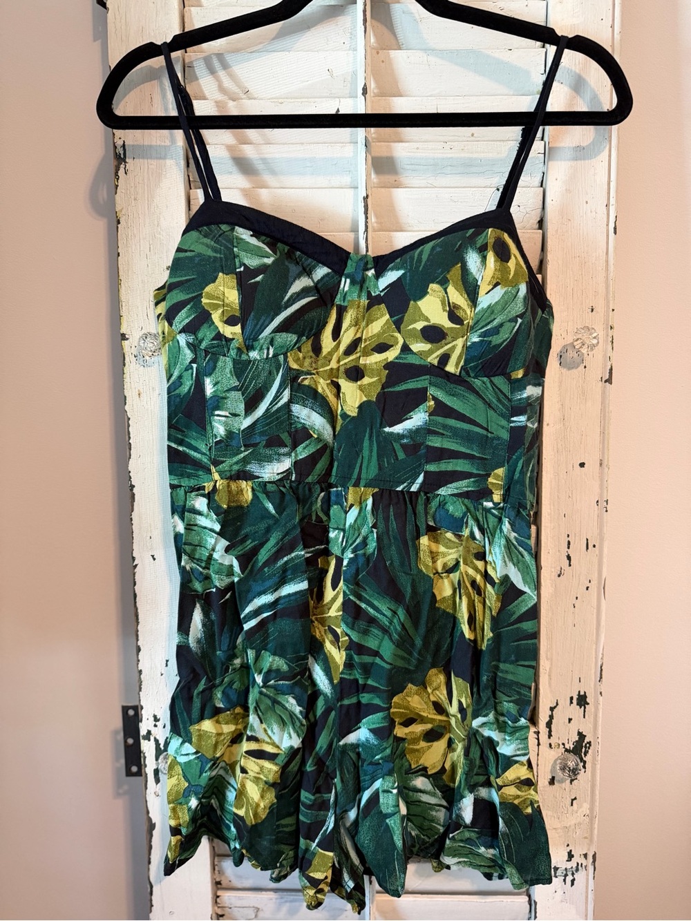 BAND OF GYPSIES Sleeveless Short Romper Tropical Leaf Print Size M